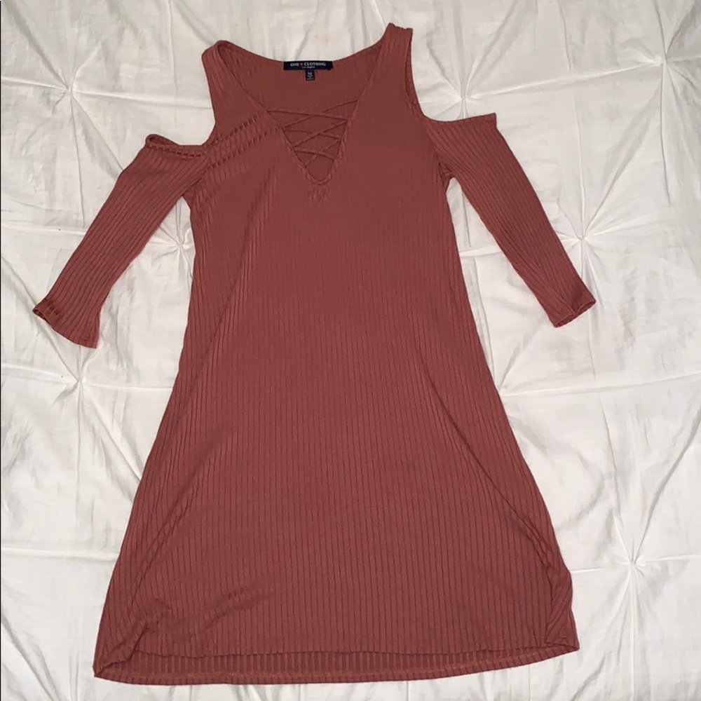 One Clothing Ribbed Shoulder Cut Out Lace-up Dress